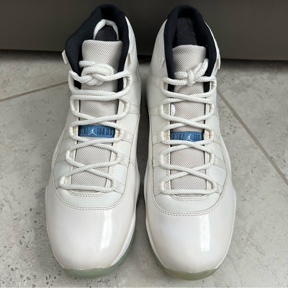Jordan 11 Retro Sneaker Size 11.5 Men - Picture 3 of 15